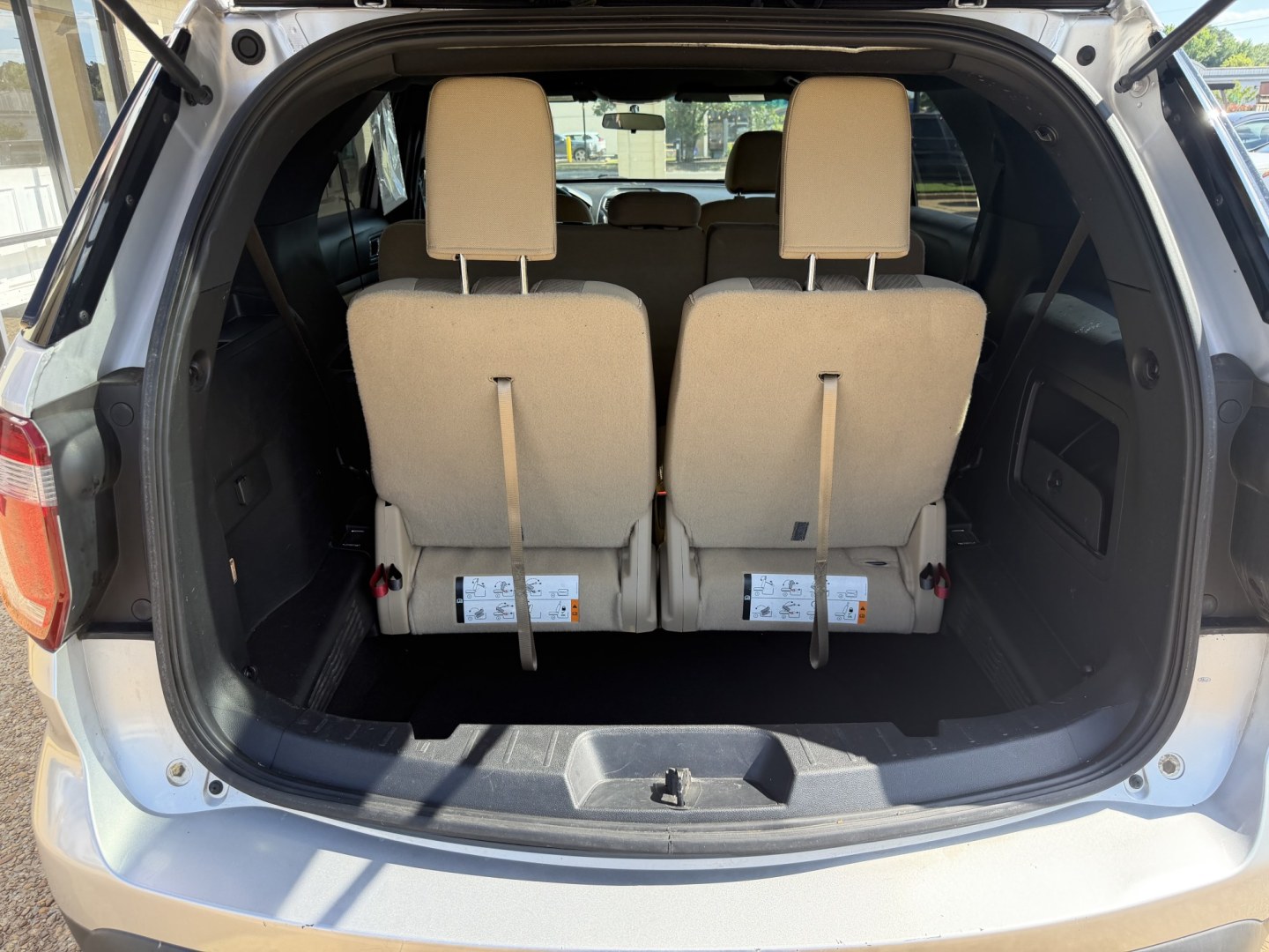 2016 SILVER FORD EXPLORER BASE (1FM5K7B82GG) , located at 922 W. Beacon St., Philadelphia, MS, 39350, (601) 650-3675, 32.770447, -89.127151 - Photo#19