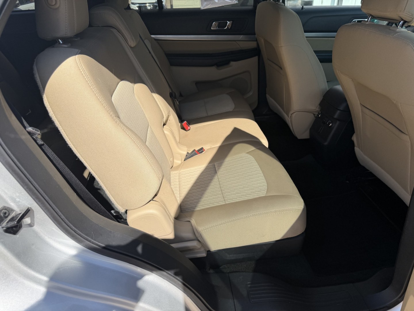 2016 SILVER FORD EXPLORER BASE (1FM5K7B82GG) , located at 922 W. Beacon St., Philadelphia, MS, 39350, (601) 650-3675, 32.770447, -89.127151 - Photo#14