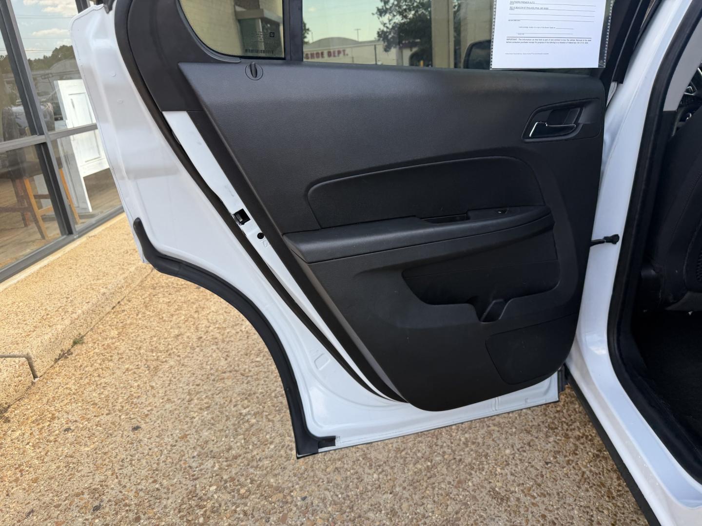 2017 WHITE CHEVROLET EQUINOX LS (2GNFLEEK7H6) , located at 922 W. Beacon St., Philadelphia, MS, 39350, (601) 650-3675, 32.770447, -89.127151- Photo#12