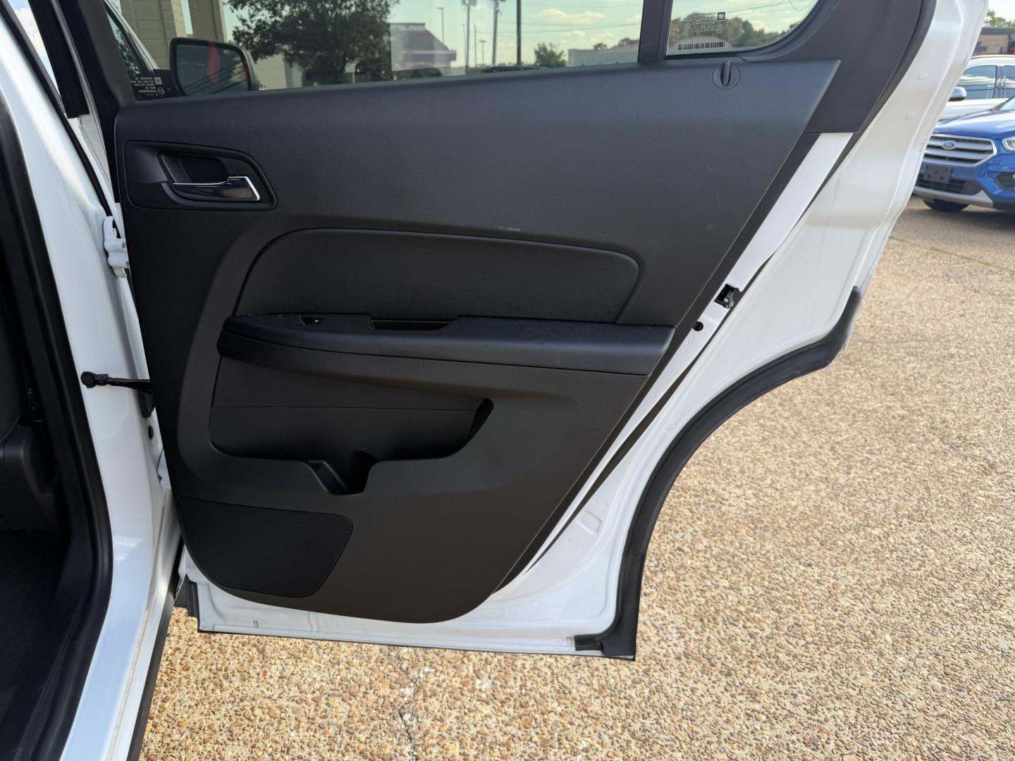 2017 WHITE CHEVROLET EQUINOX LS (2GNFLEEK7H6) , located at 922 W. Beacon St., Philadelphia, MS, 39350, (601) 650-3675, 32.770447, -89.127151- Photo#15