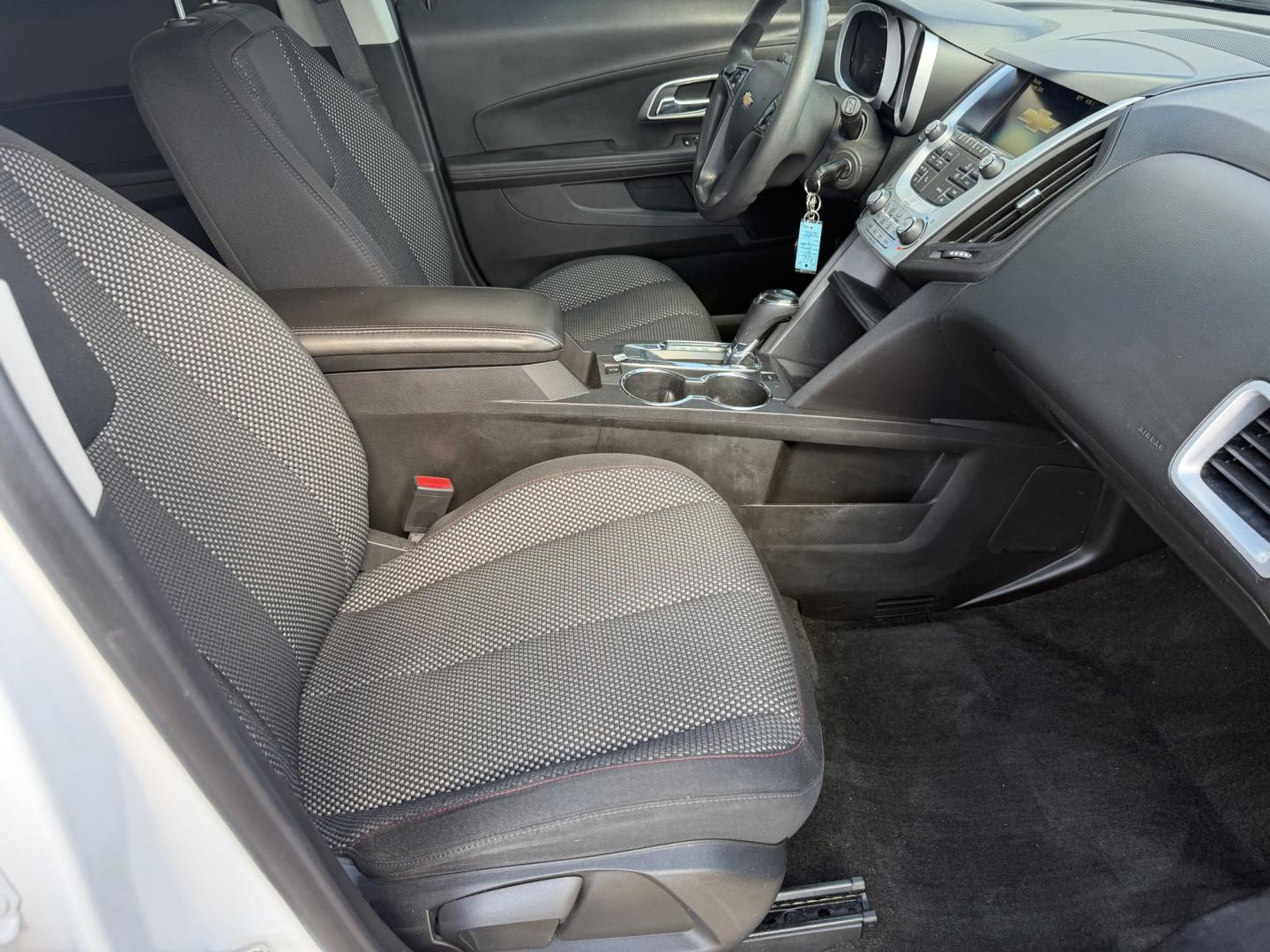 2017 WHITE CHEVROLET EQUINOX LS (2GNFLEEK7H6) , located at 922 W. Beacon St., Philadelphia, MS, 39350, (601) 650-3675, 32.770447, -89.127151- Photo#10