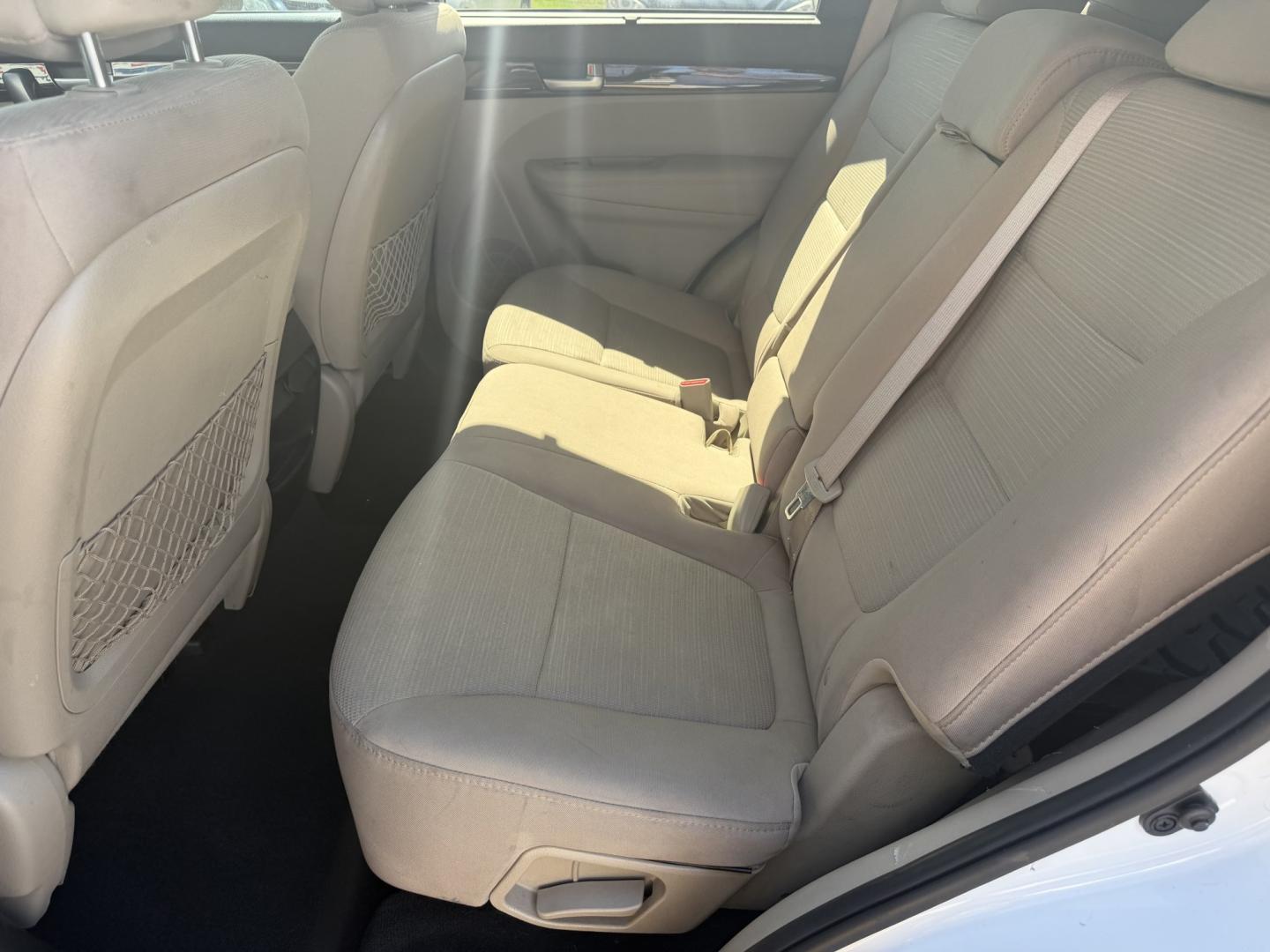 2014 WHITE KIA SORENTO LX (5XYKT3A60EG) , located at 922 W. Beacon St., Philadelphia, MS, 39350, (601) 650-3675, 32.770447, -89.127151 - Photo#13