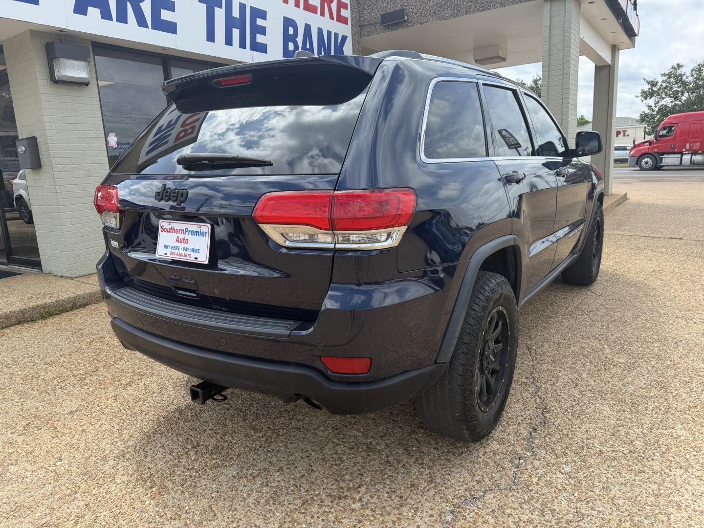 2017 BLUE JEEP GRAND CHEROKEE LARED (1C4RJFAG5HC) , located at 922 W. Beacon St., Philadelphia, MS, 39350, (601) 650-3675, 32.770447, -89.127151 - Photo#5