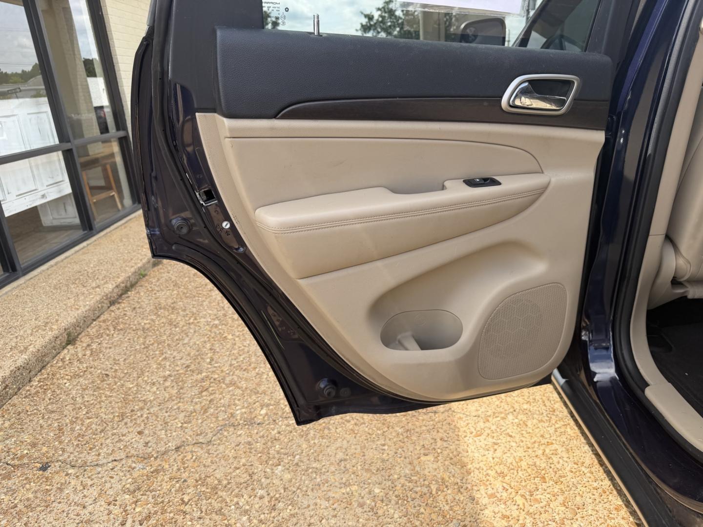 2017 BLUE JEEP GRAND CHEROKEE LARED (1C4RJFAG5HC) , located at 922 W. Beacon St., Philadelphia, MS, 39350, (601) 650-3675, 32.770447, -89.127151 - Photo#12