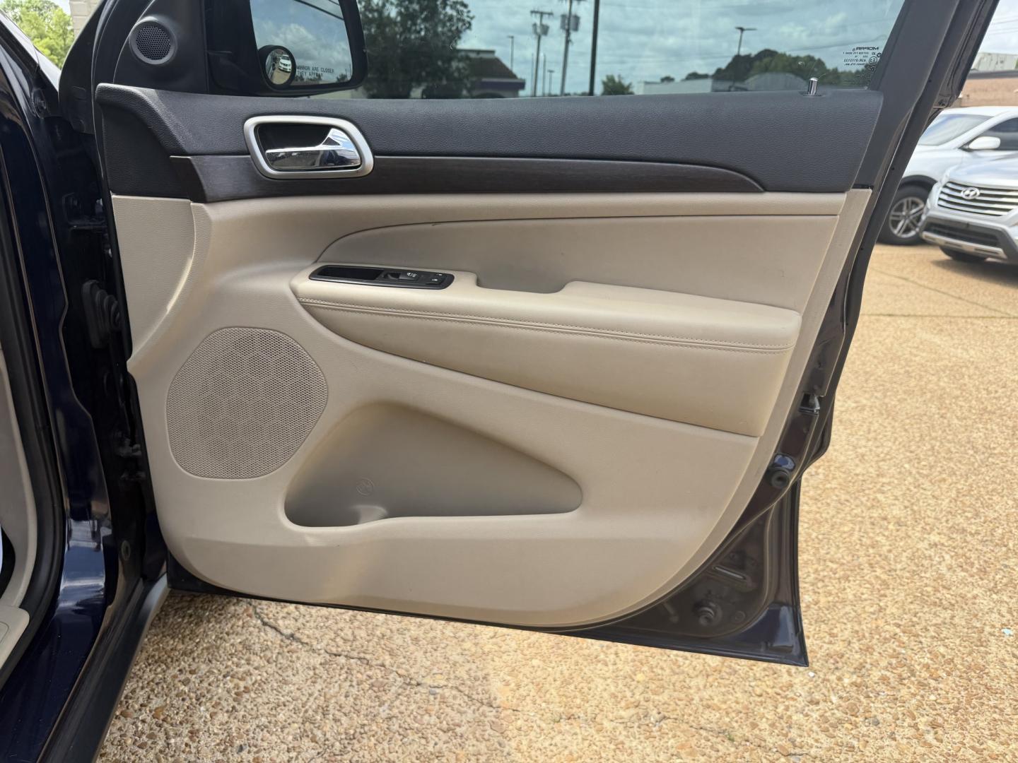 2017 BLUE JEEP GRAND CHEROKEE LARED (1C4RJFAG5HC) , located at 922 W. Beacon St., Philadelphia, MS, 39350, (601) 650-3675, 32.770447, -89.127151 - Photo#11