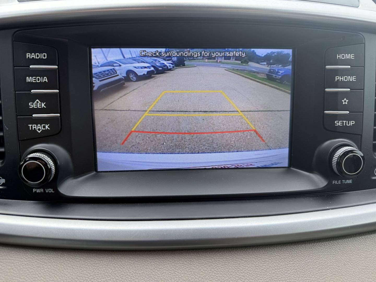 2019 WHITE KIA SORENTO LX (5XYPG4A36KG) , located at 922 W. Beacon St., Philadelphia, MS, 39350, (601) 650-3675, 32.770447, -89.127151 - Photo#18