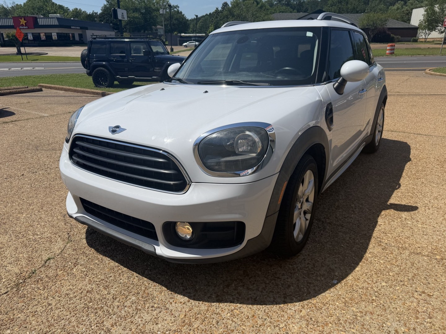 2018 WHITE MINI COUNTRYMAN BASE COUNTRYMAN BASE (WMZYS7C32J3) with an 1.5L 3CYL engine, located at 922 W. Beacon St., Philadelphia, MS, 39350, (601) 650-3675, 32.770447, -89.127151 - Photo#2