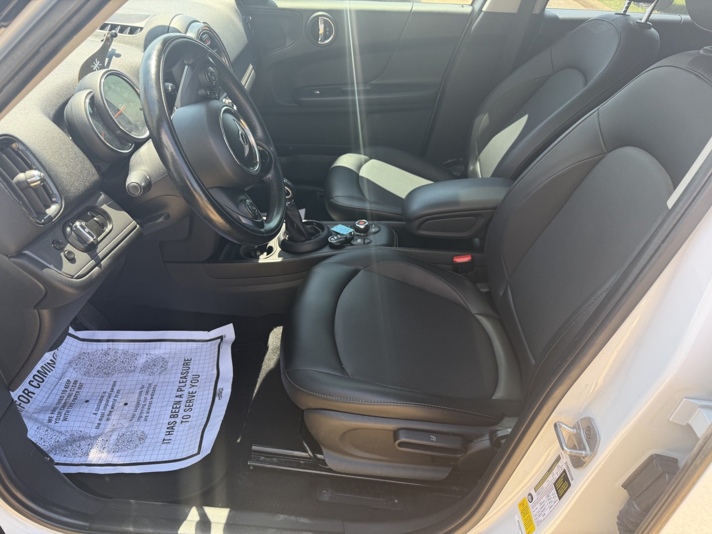 2018 WHITE MINI COUNTRYMAN BASE COUNTRYMAN BASE (WMZYS7C32J3) with an 1.5L 3CYL engine, located at 922 W. Beacon St., Philadelphia, MS, 39350, (601) 650-3675, 32.770447, -89.127151 - Photo#9