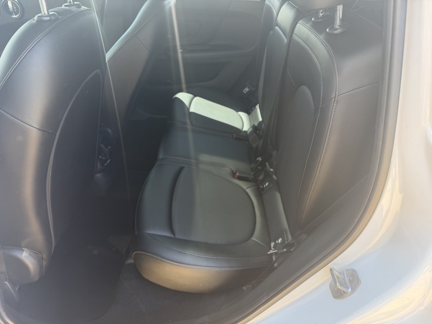 2018 WHITE MINI COUNTRYMAN BASE COUNTRYMAN BASE (WMZYS7C32J3) with an 1.5L 3CYL engine, located at 922 W. Beacon St., Philadelphia, MS, 39350, (601) 650-3675, 32.770447, -89.127151 - Photo#13