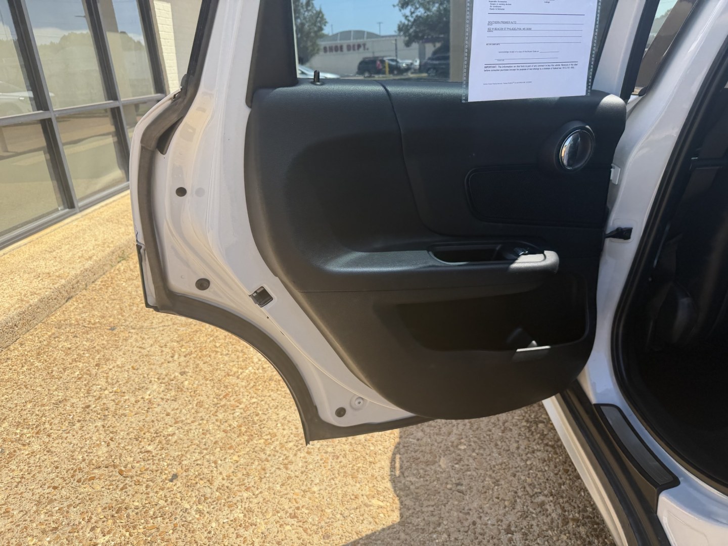 2018 WHITE MINI COUNTRYMAN BASE COUNTRYMAN BASE (WMZYS7C32J3) with an 1.5L 3CYL engine, located at 922 W. Beacon St., Philadelphia, MS, 39350, (601) 650-3675, 32.770447, -89.127151 - Photo#12