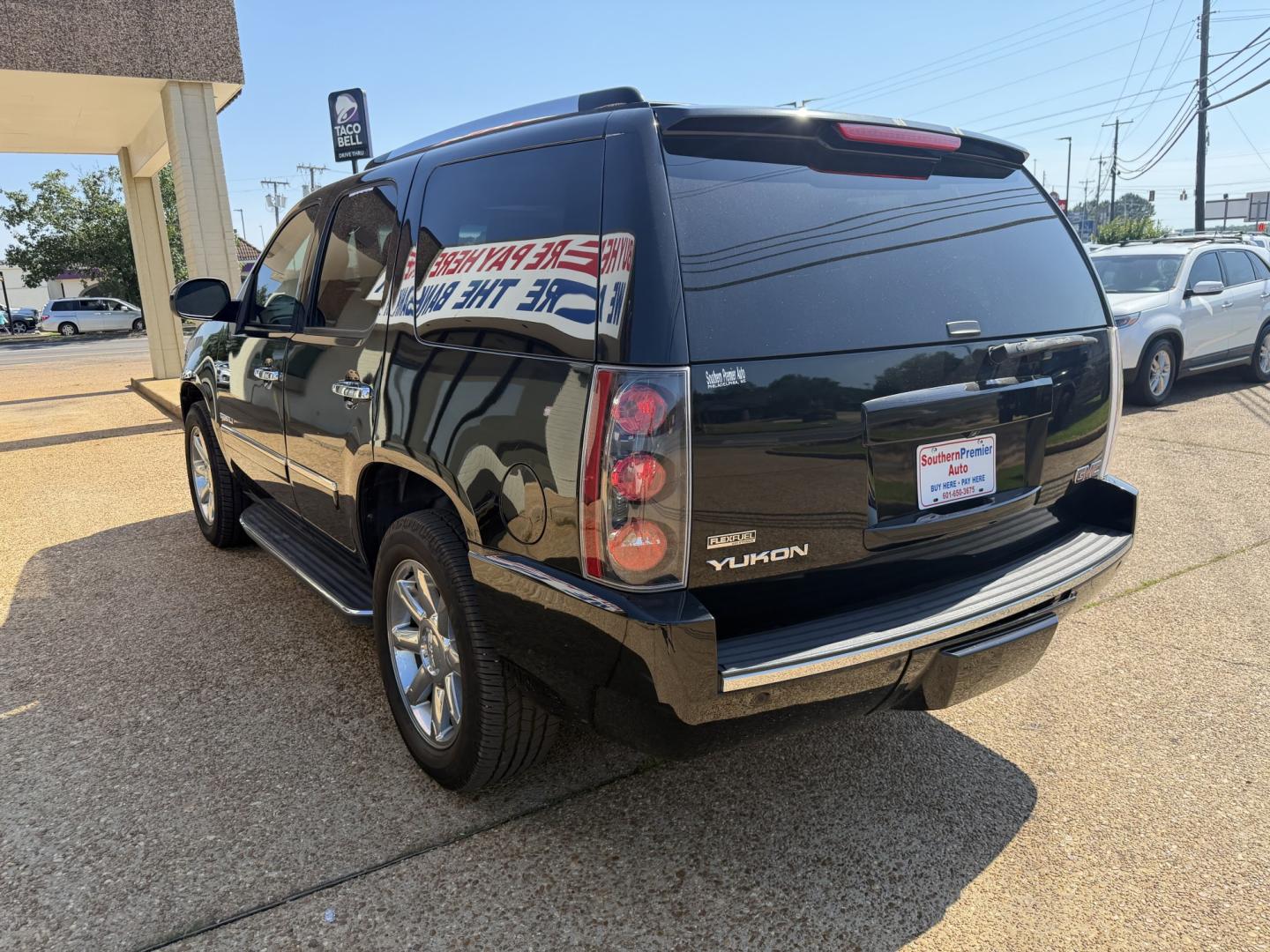 2012 BLACK GMC YUKON DENALI (1GKS1EEF8CR) , located at 922 W. Beacon St., Philadelphia, MS, 39350, (601) 650-3675, 32.770447, -89.127151 - Photo#3
