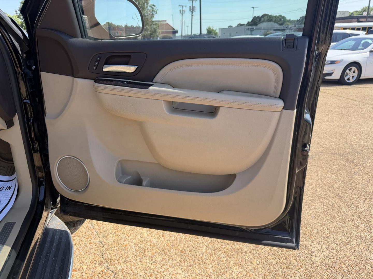 2012 BLACK GMC YUKON DENALI (1GKS1EEF8CR) , located at 922 W. Beacon St., Philadelphia, MS, 39350, (601) 650-3675, 32.770447, -89.127151 - Photo#11