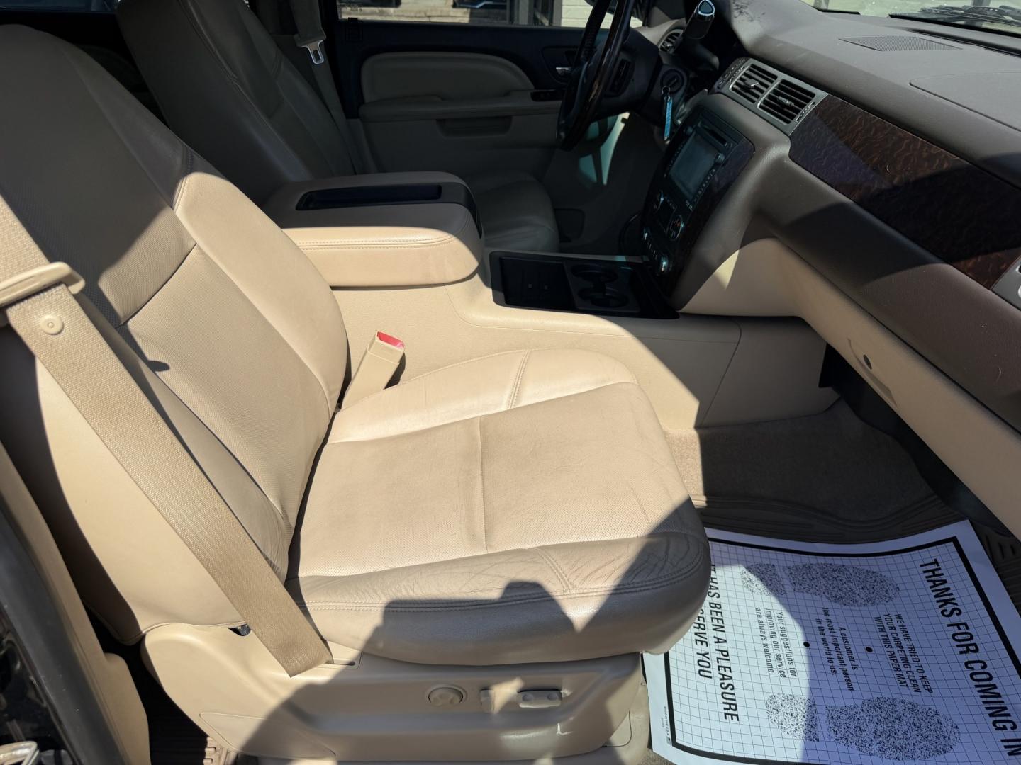 2012 BLACK GMC YUKON DENALI (1GKS1EEF8CR) , located at 922 W. Beacon St., Philadelphia, MS, 39350, (601) 650-3675, 32.770447, -89.127151 - Photo#10