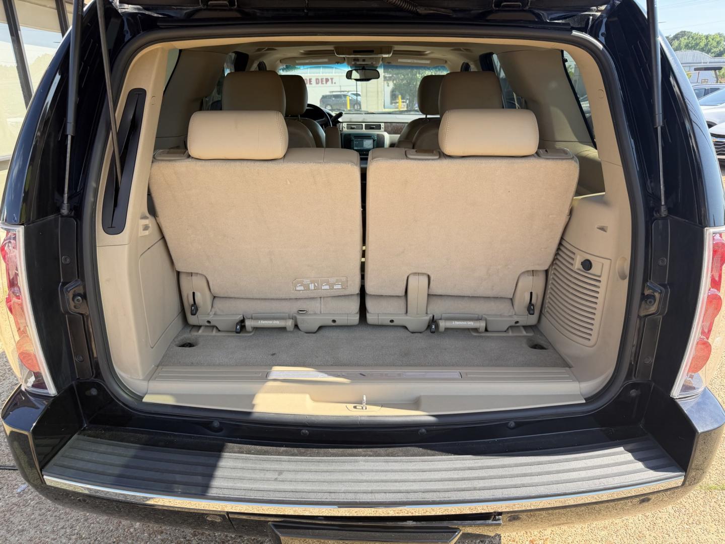 2012 BLACK GMC YUKON DENALI (1GKS1EEF8CR) , located at 922 W. Beacon St., Philadelphia, MS, 39350, (601) 650-3675, 32.770447, -89.127151 - Photo#19