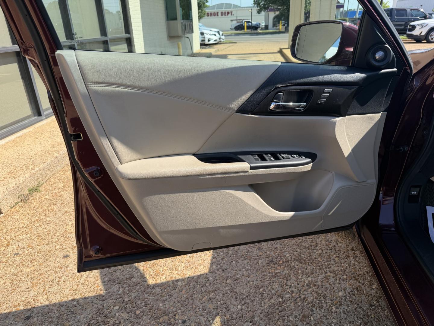 2014 BURGUNDY HONDA ACCORD EX-L (1HGCR2F83EA) , located at 922 W. Beacon St., Philadelphia, MS, 39350, (601) 650-3675, 32.770447, -89.127151- Photo#8
