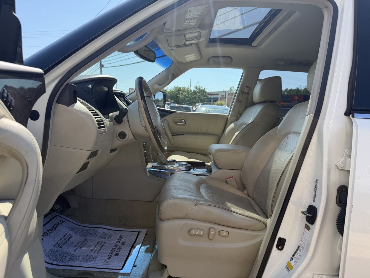 2012 WHITE INFINITI QX56 BASE (JN8AZ2NF3C9) , located at 922 W. Beacon St., Philadelphia, MS, 39350, (601) 650-3675, 32.770447, -89.127151 - Photo#9