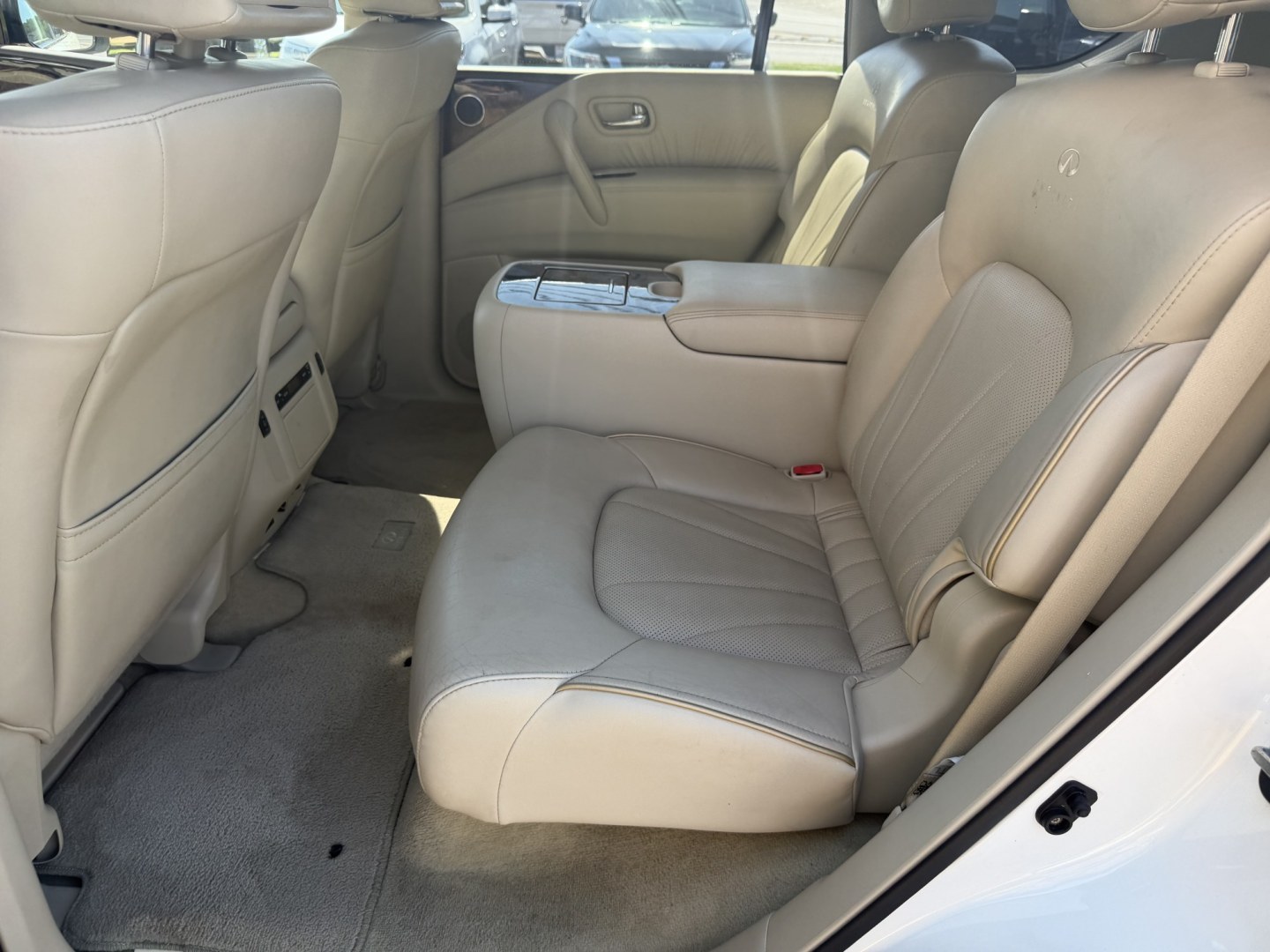 2012 WHITE INFINITI QX56 BASE (JN8AZ2NF3C9) , located at 922 W. Beacon St., Philadelphia, MS, 39350, (601) 650-3675, 32.770447, -89.127151 - Photo#13