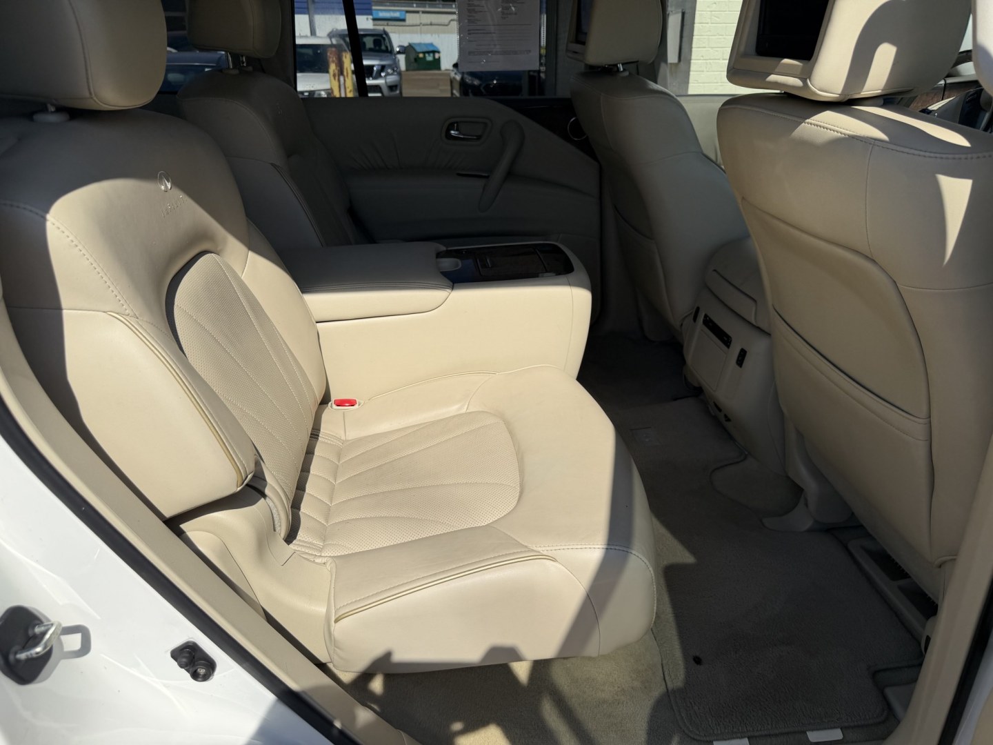 2012 WHITE INFINITI QX56 BASE (JN8AZ2NF3C9) , located at 922 W. Beacon St., Philadelphia, MS, 39350, (601) 650-3675, 32.770447, -89.127151 - Photo#14