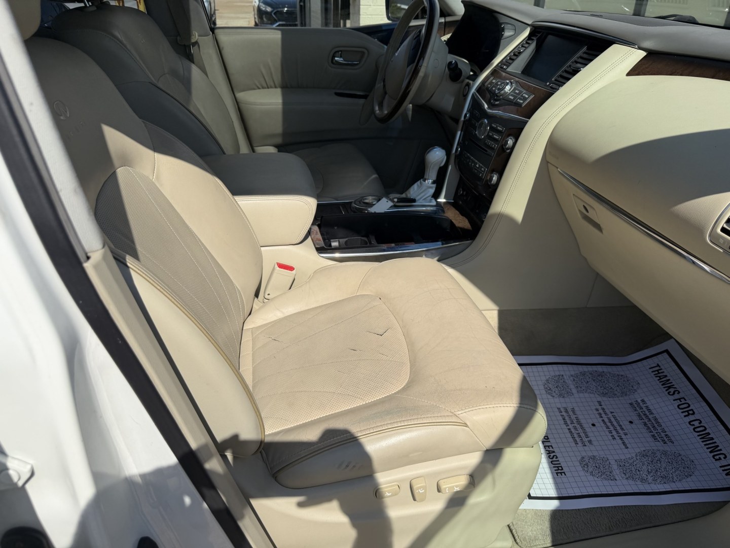 2012 WHITE INFINITI QX56 BASE (JN8AZ2NF3C9) , located at 922 W. Beacon St., Philadelphia, MS, 39350, (601) 650-3675, 32.770447, -89.127151 - Photo#10