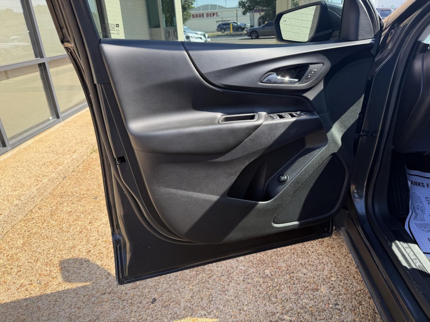 2020 GRAY CHEVROLET EQUINOX LT (2FL) (2GNAXJEV7L6) , located at 922 W. Beacon St., Philadelphia, MS, 39350, (601) 650-3675, 32.770447, -89.127151- Photo#8