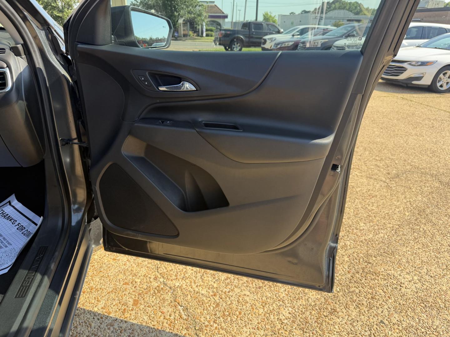 2020 GRAY CHEVROLET EQUINOX LT (2FL) (2GNAXJEV7L6) , located at 922 W. Beacon St., Philadelphia, MS, 39350, (601) 650-3675, 32.770447, -89.127151- Photo#11