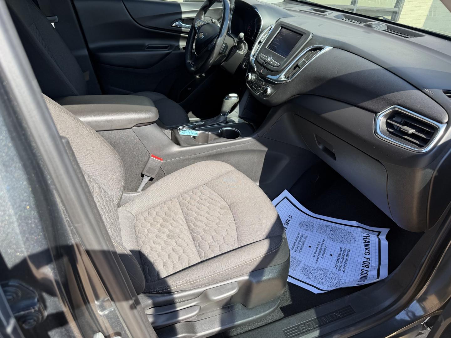2020 GRAY CHEVROLET EQUINOX LT (2FL) (2GNAXJEV7L6) , located at 922 W. Beacon St., Philadelphia, MS, 39350, (601) 650-3675, 32.770447, -89.127151- Photo#10