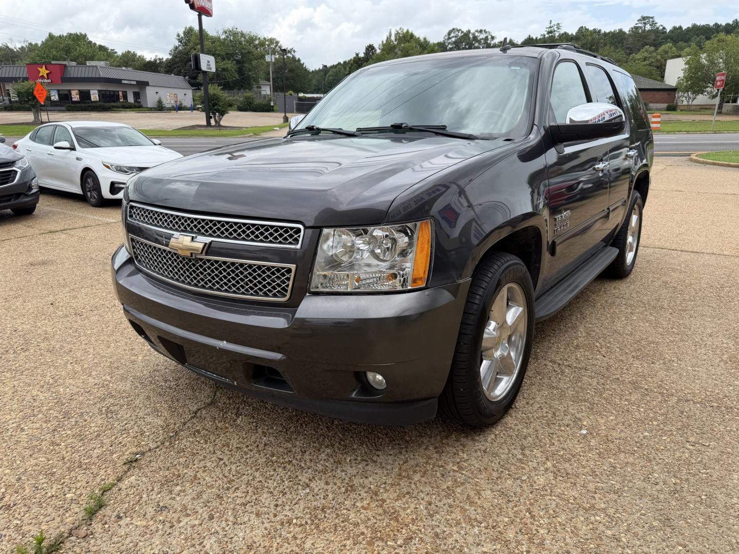 2010 GRAY CHEVROLET TAHOE LT (1GNUCBE03AR) , located at 922 W. Beacon St., Philadelphia, MS, 39350, (601) 650-3675, 32.770447, -89.127151- Photo#2