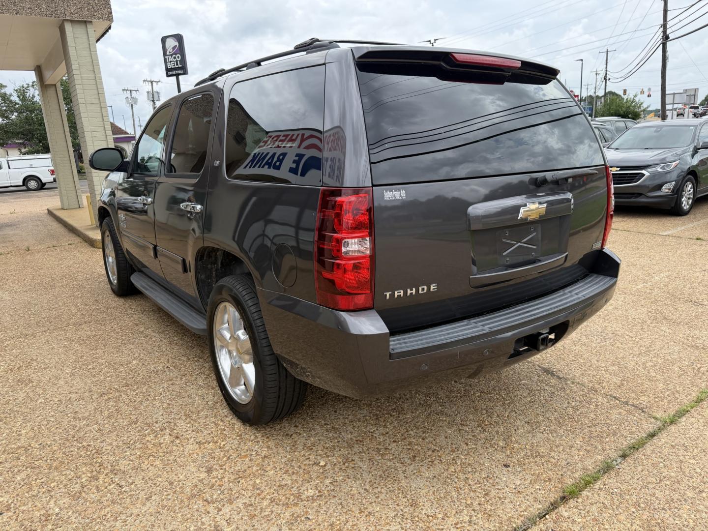 2010 GRAY CHEVROLET TAHOE LT (1GNUCBE03AR) , located at 922 W. Beacon St., Philadelphia, MS, 39350, (601) 650-3675, 32.770447, -89.127151- Photo#3