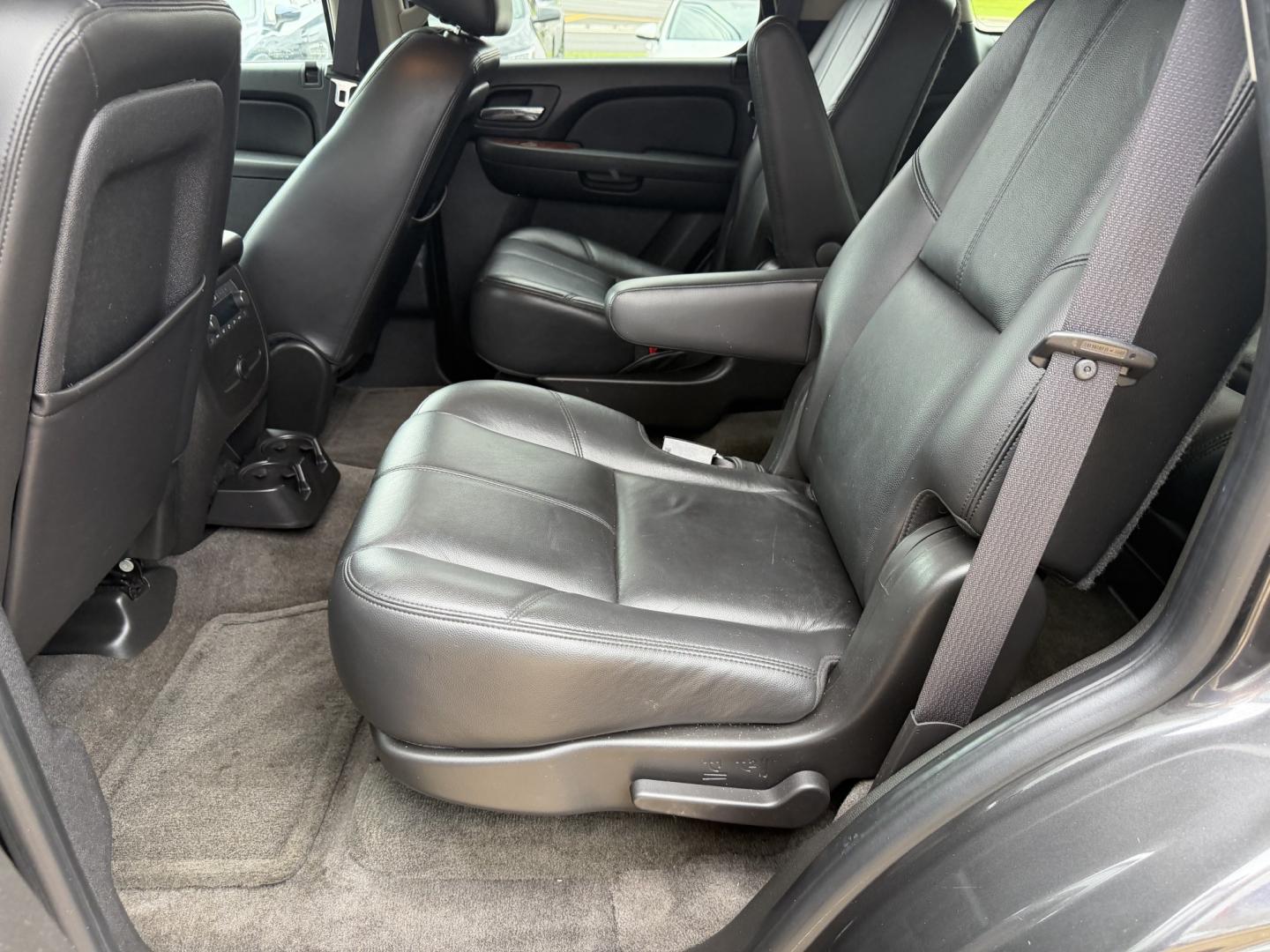 2010 GRAY CHEVROLET TAHOE LT (1GNUCBE03AR) , located at 922 W. Beacon St., Philadelphia, MS, 39350, (601) 650-3675, 32.770447, -89.127151- Photo#13