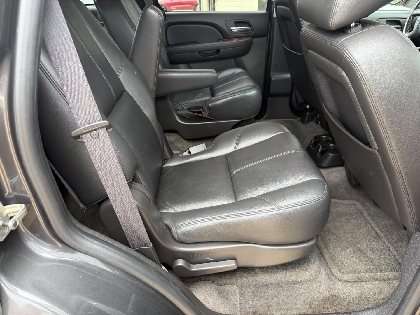 2010 GRAY CHEVROLET TAHOE LT (1GNUCBE03AR) , located at 922 W. Beacon St., Philadelphia, MS, 39350, (601) 650-3675, 32.770447, -89.127151- Photo#14