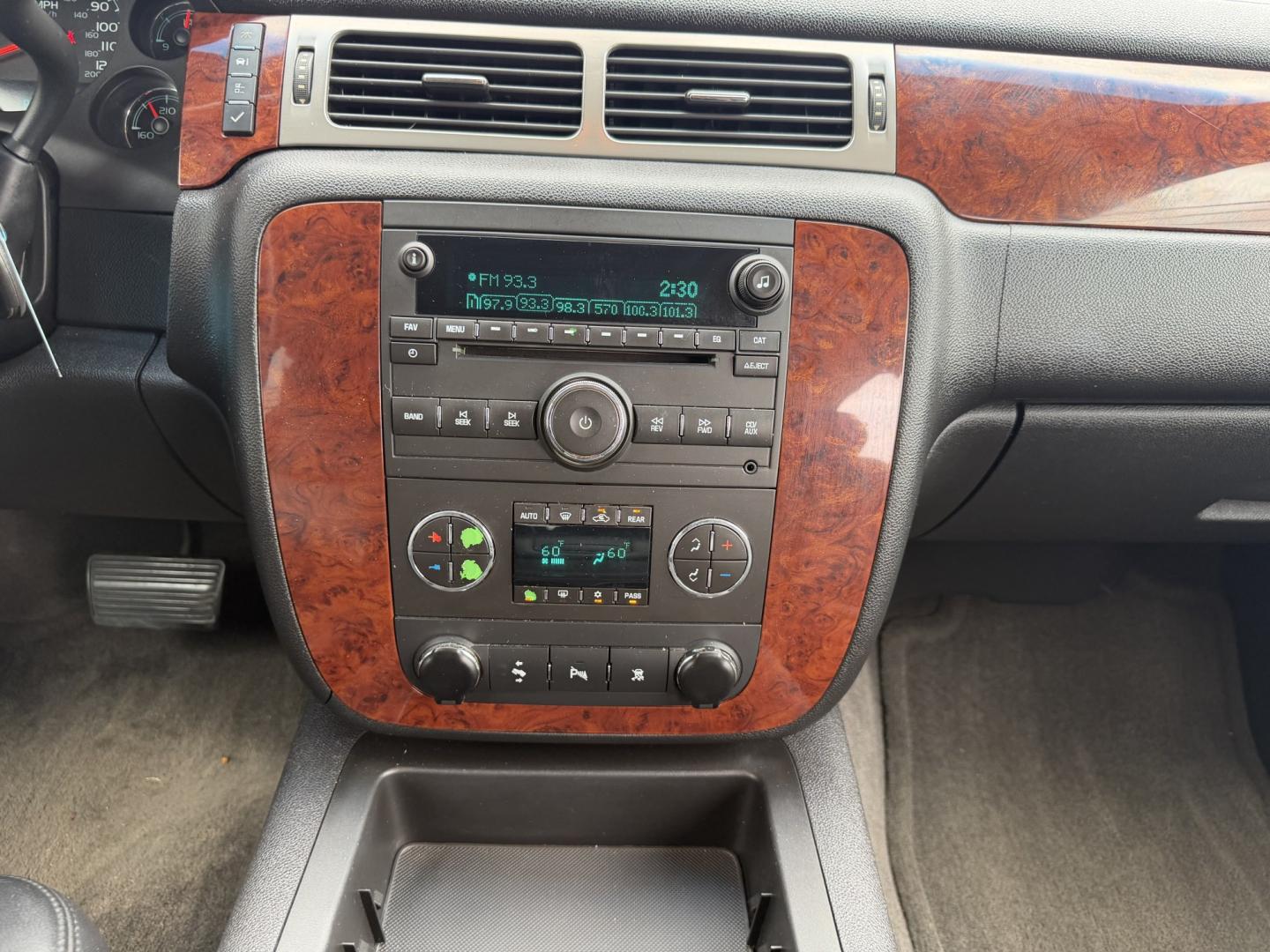 2010 GRAY CHEVROLET TAHOE LT (1GNUCBE03AR) , located at 922 W. Beacon St., Philadelphia, MS, 39350, (601) 650-3675, 32.770447, -89.127151- Photo#17