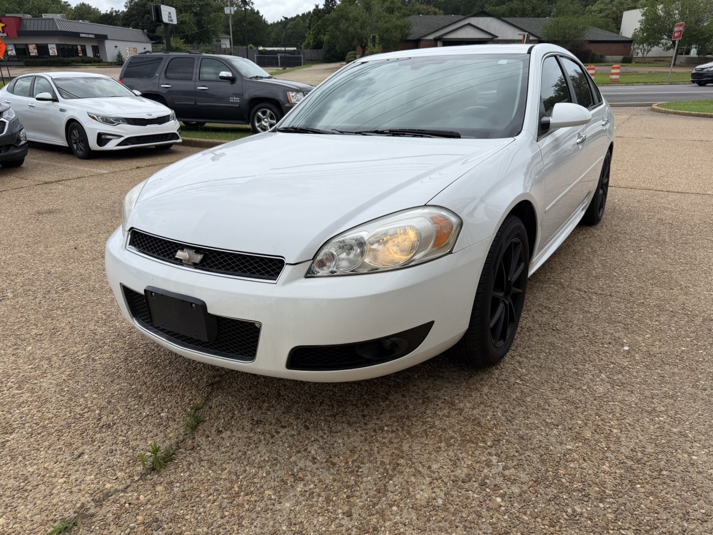 2015 WHITE CHEVROLET IMPALA LTZ (2G1WC5E31F1) , located at 922 W. Beacon St., Philadelphia, MS, 39350, (601) 650-3675, 32.770447, -89.127151- Photo#2