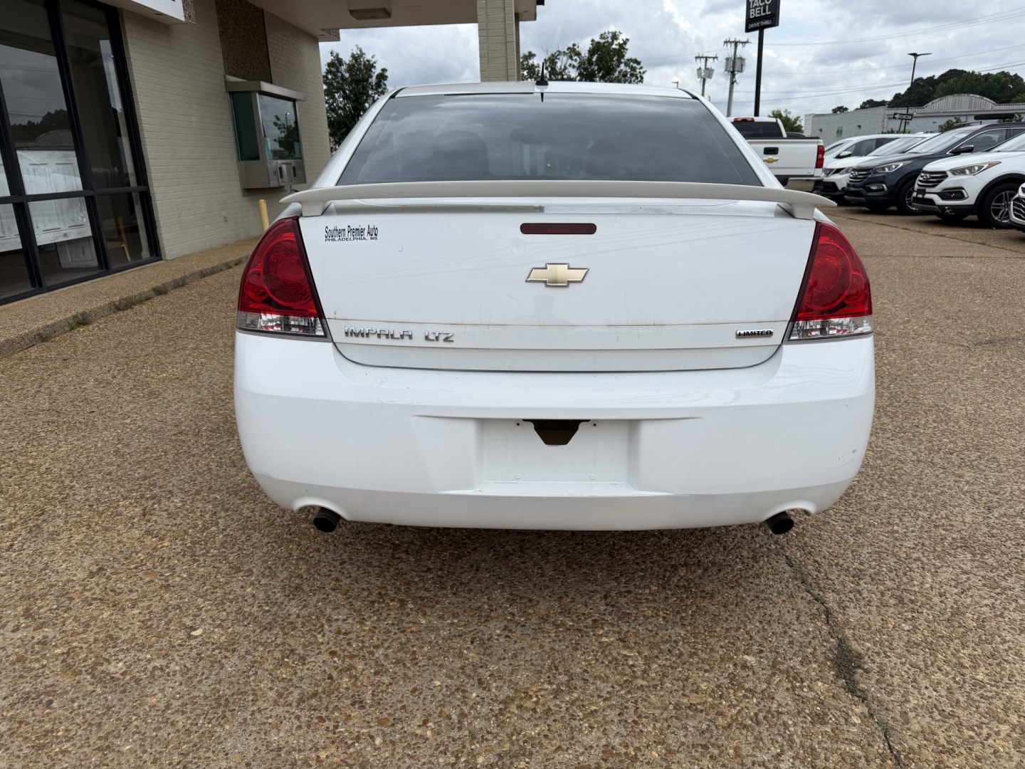 2015 WHITE CHEVROLET IMPALA LTZ (2G1WC5E31F1) , located at 922 W. Beacon St., Philadelphia, MS, 39350, (601) 650-3675, 32.770447, -89.127151- Photo#4