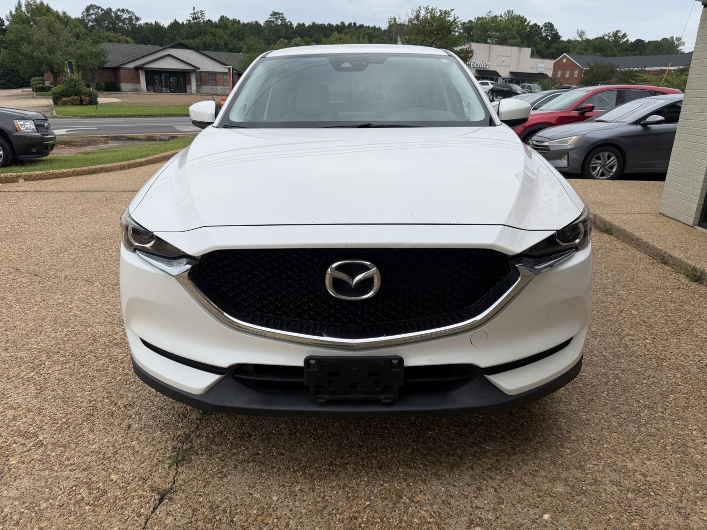 2017 WHITE MAZDA CX-5 TOURING TOURING (JM3KFBCL5H0) with an 2.5 L 4CYL engine, located at 922 W. Beacon St., Philadelphia, MS, 39350, (601) 650-3675, 32.770447, -89.127151- Photo#1