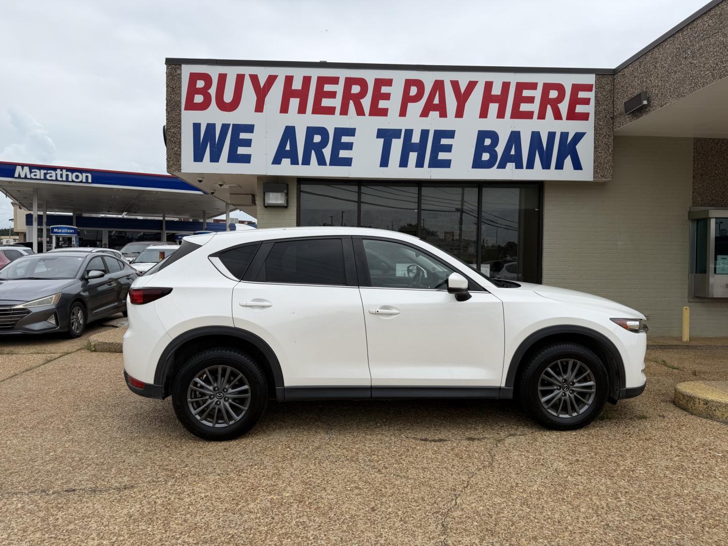 2017 WHITE MAZDA CX-5 TOURING TOURING (JM3KFBCL5H0) with an 2.5 L 4CYL engine, located at 922 W. Beacon St., Philadelphia, MS, 39350, (601) 650-3675, 32.770447, -89.127151- Photo#6