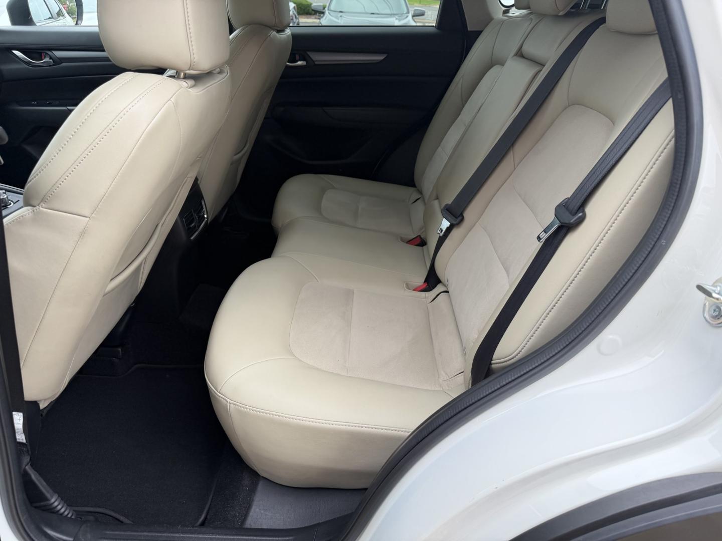 2017 WHITE MAZDA CX-5 TOURING TOURING (JM3KFBCL5H0) with an 2.5 L 4CYL engine, located at 922 W. Beacon St., Philadelphia, MS, 39350, (601) 650-3675, 32.770447, -89.127151- Photo#12
