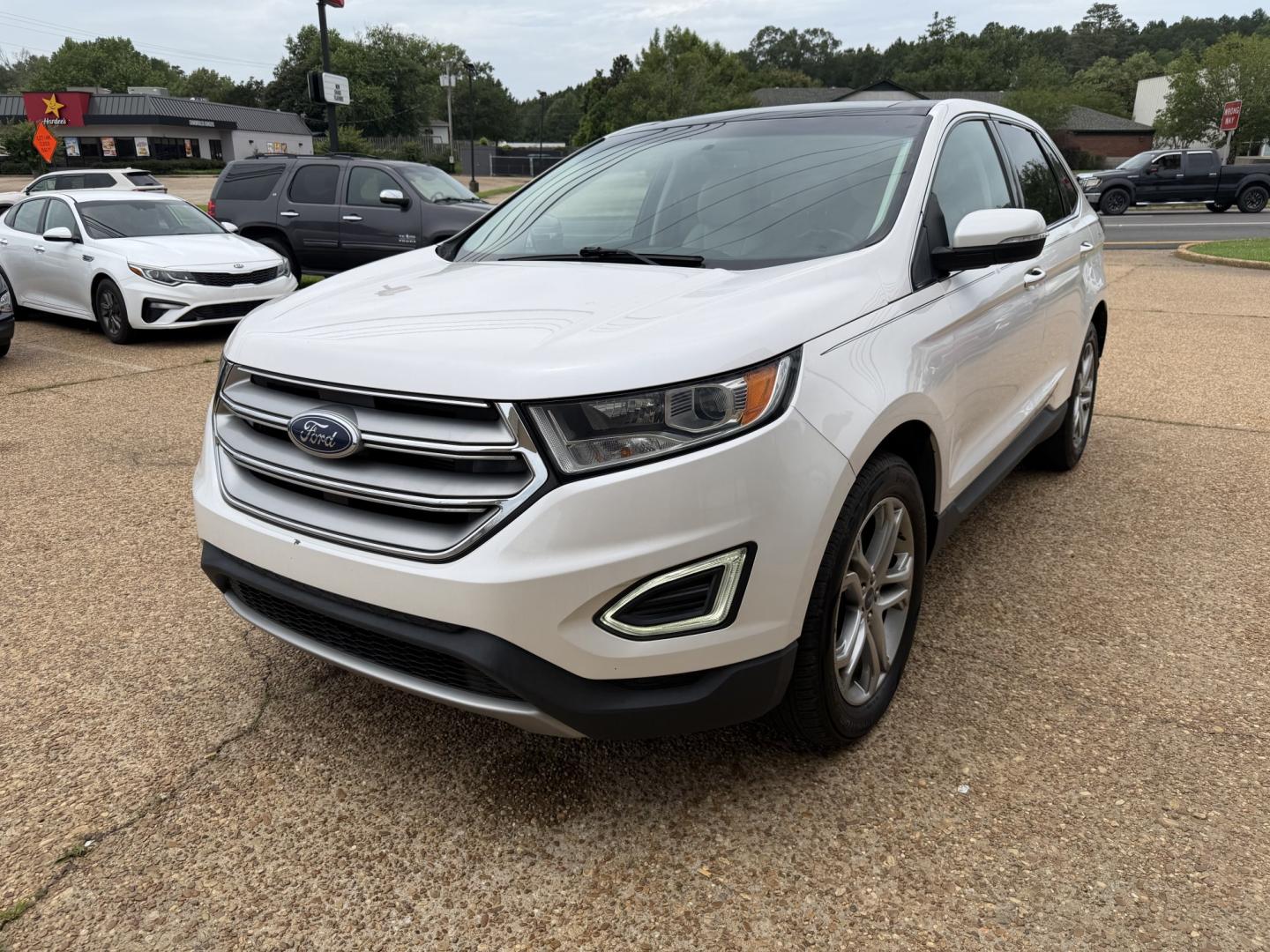 2015 WHITE FORD EDGE TITANIUM Titanium (2FMTK3K86FB) with an 3.5 L 6CYL engine, located at 922 W. Beacon St., Philadelphia, MS, 39350, (601) 650-3675, 32.770447, -89.127151 - Photo#2
