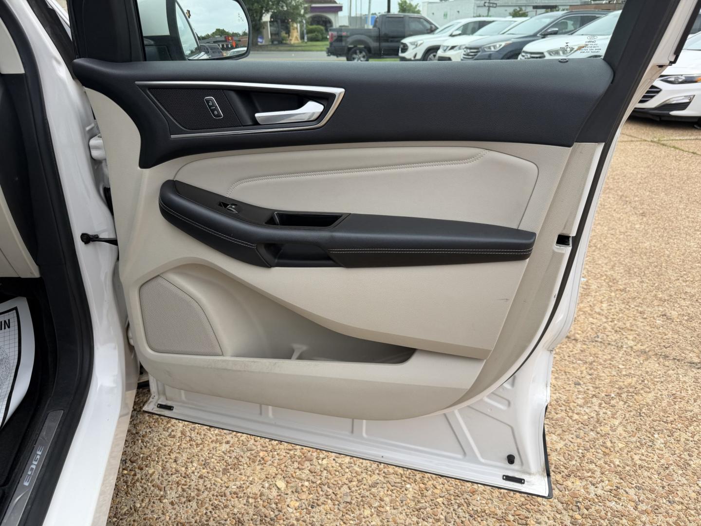 2015 WHITE FORD EDGE TITANIUM Titanium (2FMTK3K86FB) with an 3.5 L 6CYL engine, located at 922 W. Beacon St., Philadelphia, MS, 39350, (601) 650-3675, 32.770447, -89.127151 - Photo#11