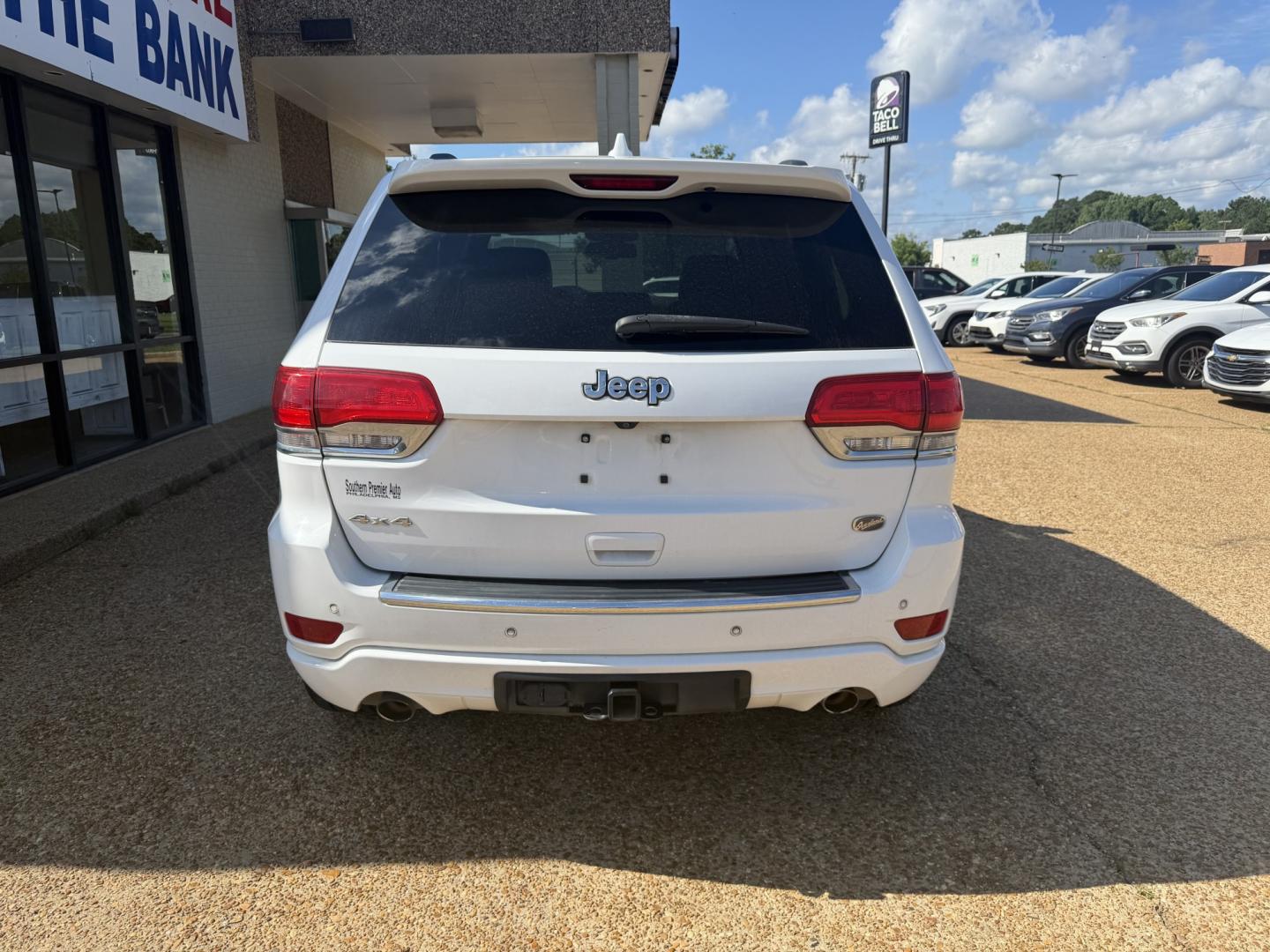 2016 WHITE JEEP GRAND CHEROKEE OVERL (1C4RJFCG6GC) , located at 922 W. Beacon St., Philadelphia, MS, 39350, (601) 650-3675, 32.770447, -89.127151- Photo#4