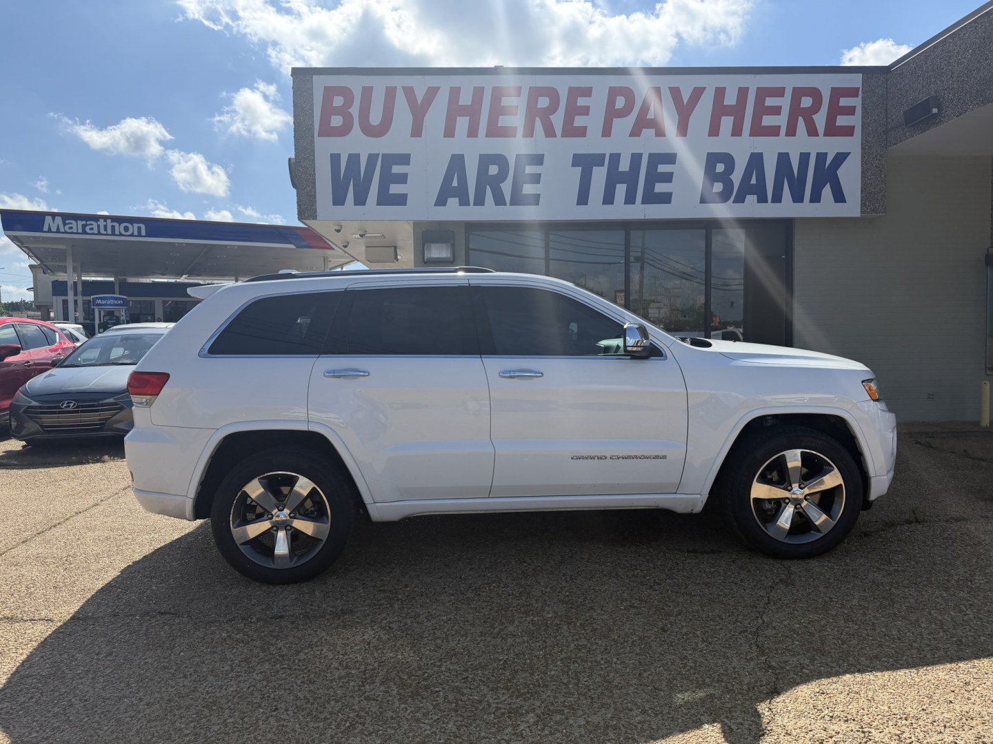 2016 WHITE JEEP GRAND CHEROKEE OVERL (1C4RJFCG6GC) , located at 922 W. Beacon St., Philadelphia, MS, 39350, (601) 650-3675, 32.770447, -89.127151- Photo#6