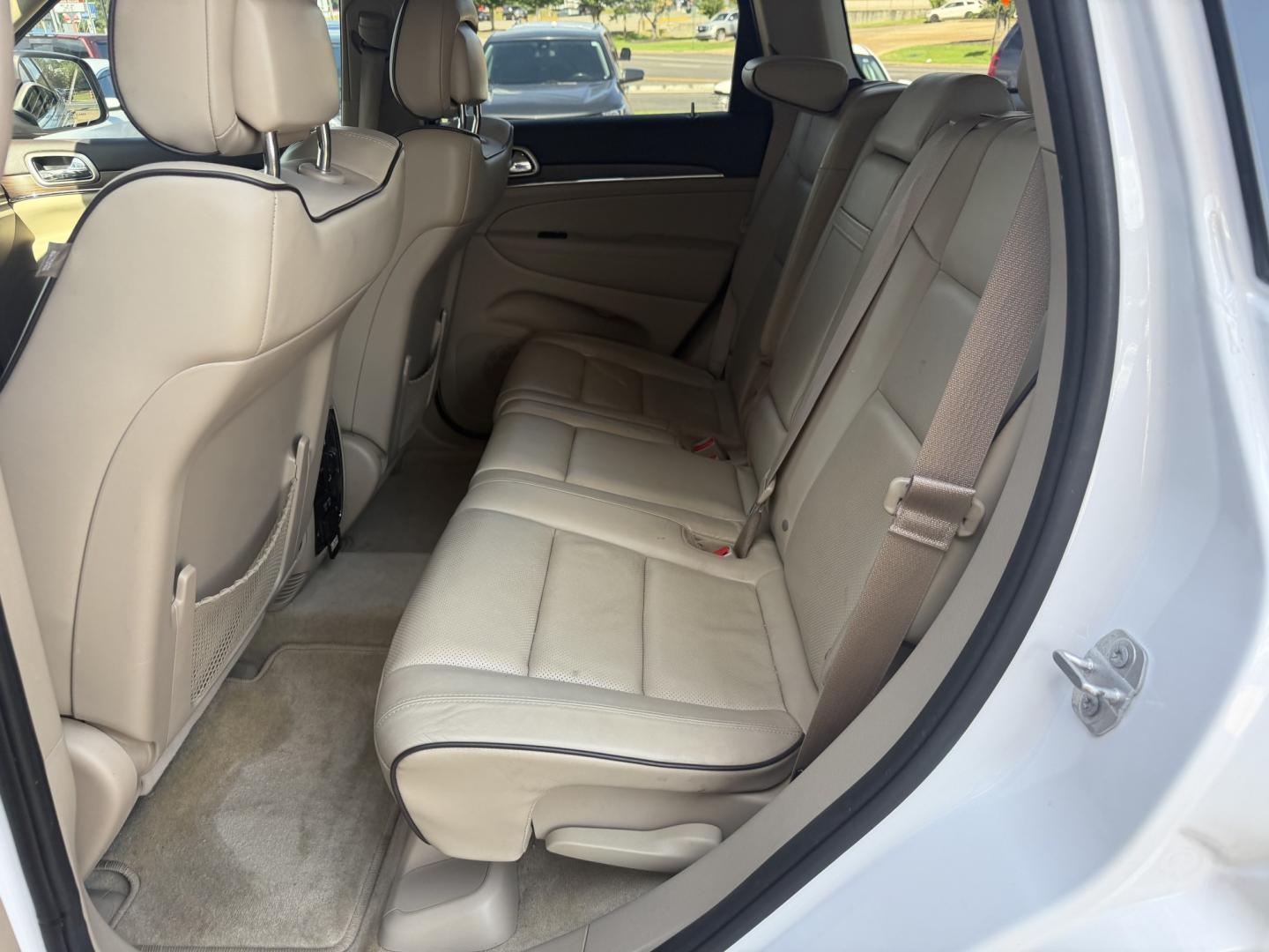 2016 WHITE JEEP GRAND CHEROKEE OVERL (1C4RJFCG6GC) , located at 922 W. Beacon St., Philadelphia, MS, 39350, (601) 650-3675, 32.770447, -89.127151- Photo#13