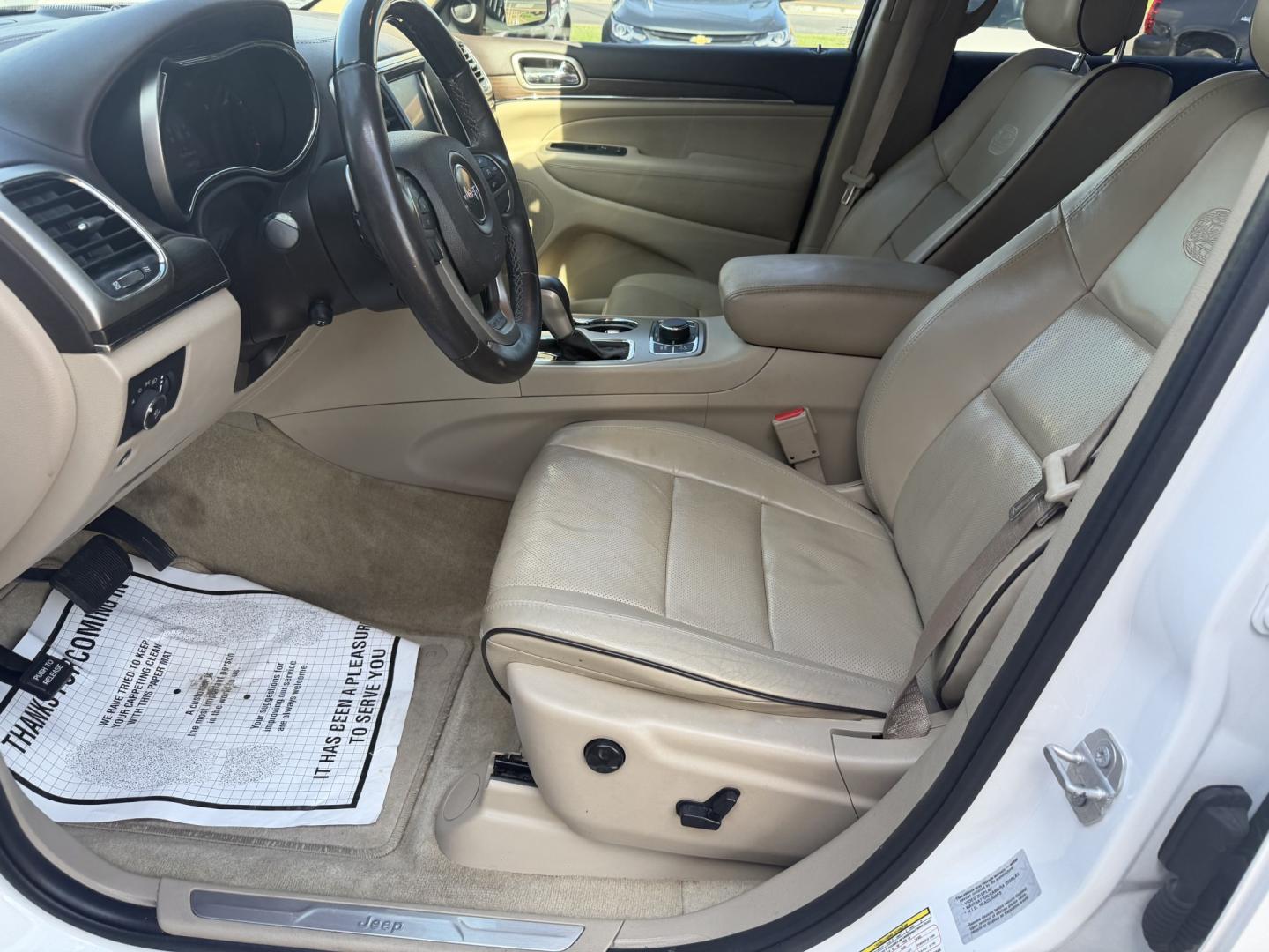 2016 WHITE JEEP GRAND CHEROKEE OVERL (1C4RJFCG6GC) , located at 922 W. Beacon St., Philadelphia, MS, 39350, (601) 650-3675, 32.770447, -89.127151- Photo#9