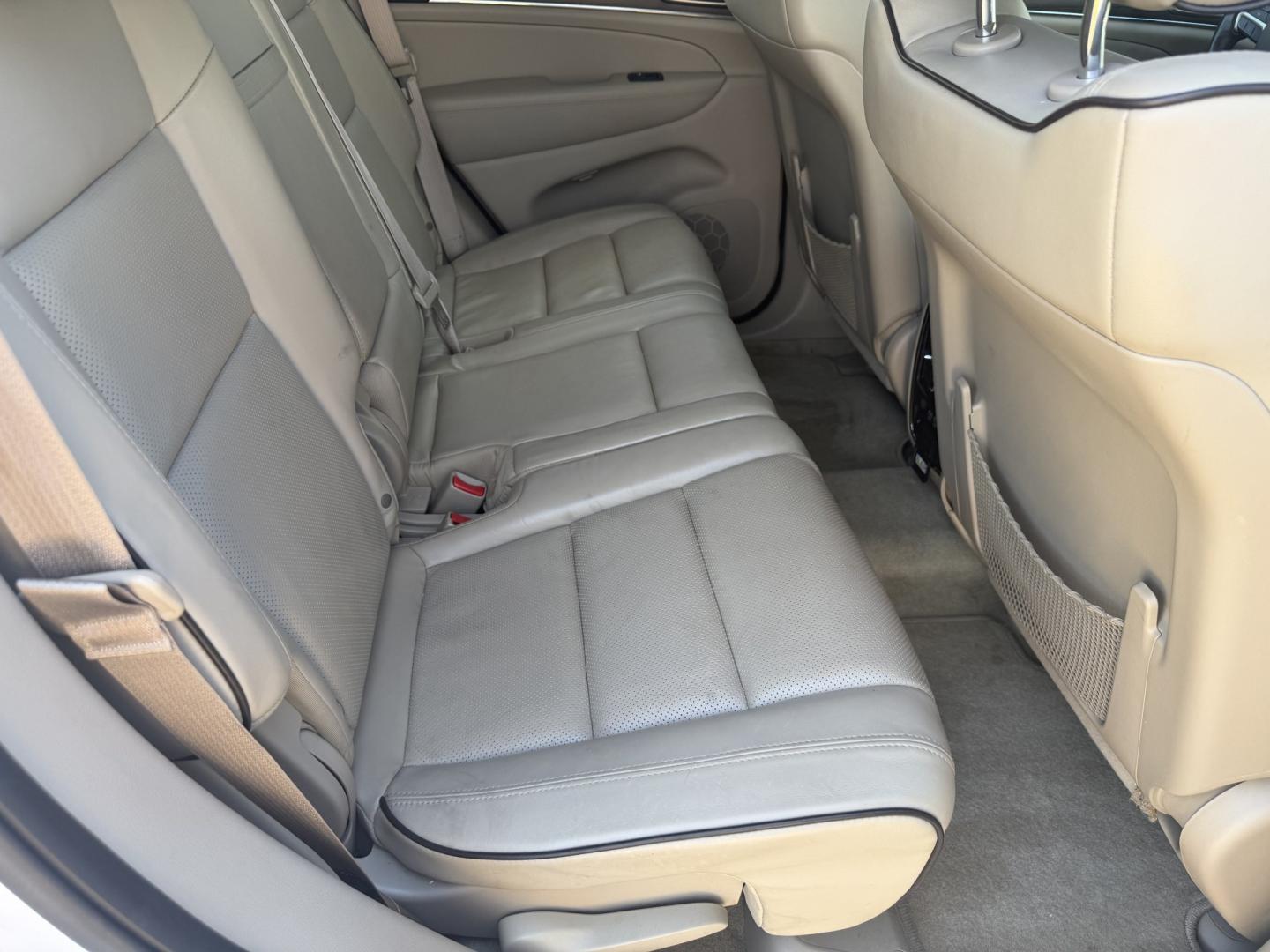 2016 WHITE JEEP GRAND CHEROKEE OVERL (1C4RJFCG6GC) , located at 922 W. Beacon St., Philadelphia, MS, 39350, (601) 650-3675, 32.770447, -89.127151- Photo#14