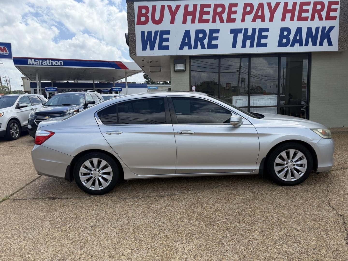 2014 SILVER HONDA ACCORD EX-L EX-L (1HGCR2F81EA) with an 2.4 L 4CYL engine, located at 922 W. Beacon St., Philadelphia, MS, 39350, (601) 650-3675, 32.770447, -89.127151- Photo#6