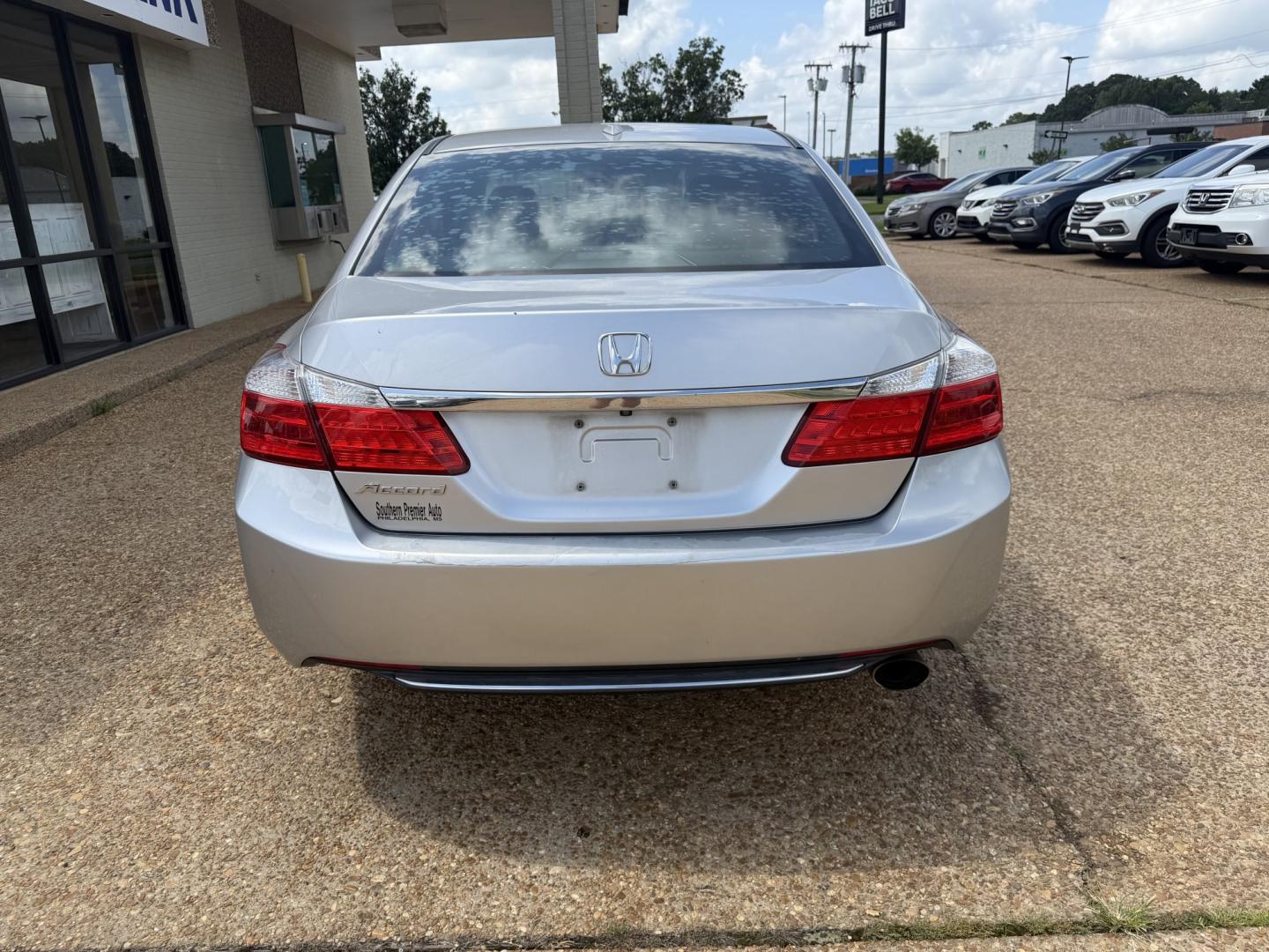 2014 SILVER HONDA ACCORD EX-L EX-L (1HGCR2F81EA) with an 2.4 L 4CYL engine, located at 922 W. Beacon St., Philadelphia, MS, 39350, (601) 650-3675, 32.770447, -89.127151- Photo#4