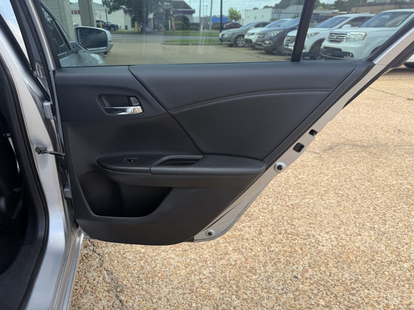 2014 SILVER HONDA ACCORD EX-L EX-L (1HGCR2F81EA) with an 2.4 L 4CYL engine, located at 922 W. Beacon St., Philadelphia, MS, 39350, (601) 650-3675, 32.770447, -89.127151- Photo#15