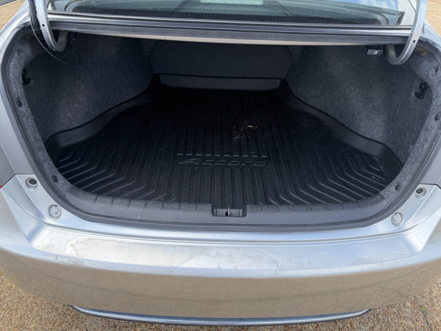2014 SILVER HONDA ACCORD EX-L EX-L (1HGCR2F81EA) with an 2.4 L 4CYL engine, located at 922 W. Beacon St., Philadelphia, MS, 39350, (601) 650-3675, 32.770447, -89.127151- Photo#19