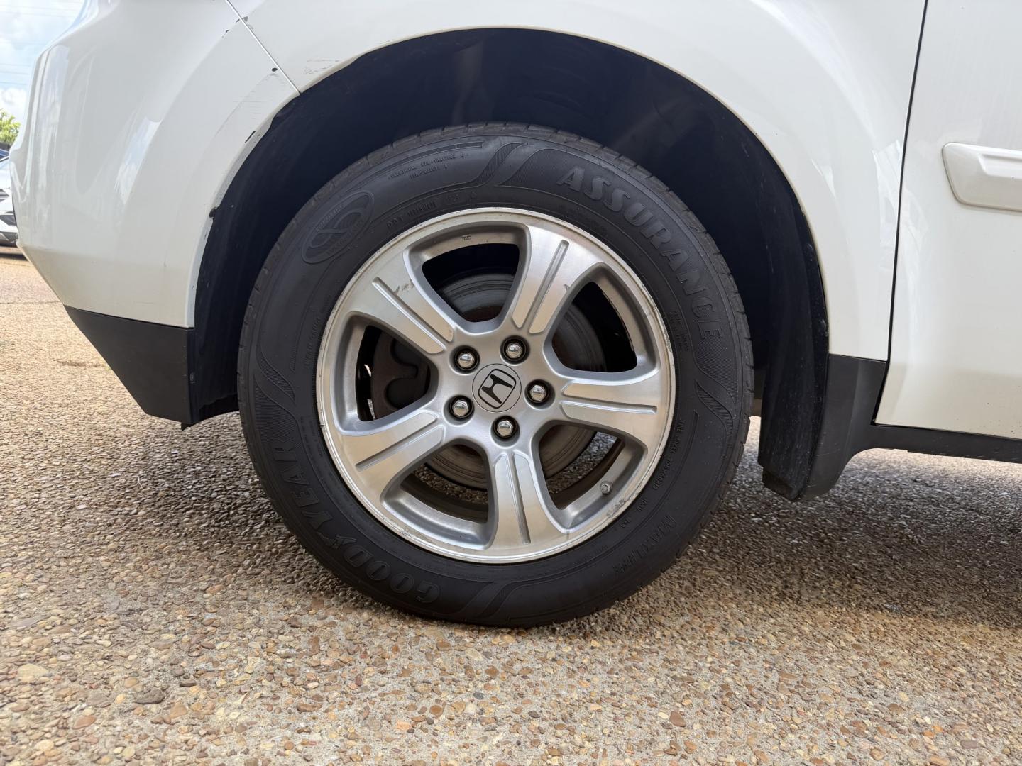 2015 WHITE HONDA PILOT EXL EX-L (5FNYF4H5XFB) with an 3.5L 6CYL engine, located at 922 W. Beacon St., Philadelphia, MS, 39350, (601) 650-3675, 32.770447, -89.127151- Photo#7