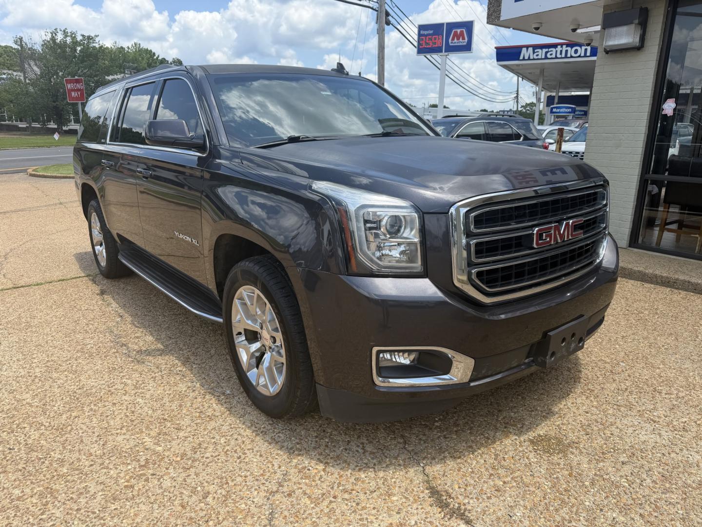 2017 GRAY GMC YUKON XL SLE XL SLE (1GKS2FKC6HR) with an 5.3L 8 CYL engine, located at 922 W. Beacon St., Philadelphia, MS, 39350, (601) 650-3675, 32.770447, -89.127151- Photo#0