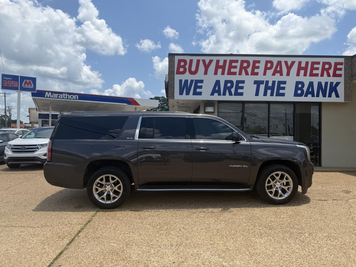 2017 GRAY GMC YUKON XL SLE XL SLE (1GKS2FKC6HR) with an 5.3L 8 CYL engine, located at 922 W. Beacon St., Philadelphia, MS, 39350, (601) 650-3675, 32.770447, -89.127151- Photo#6